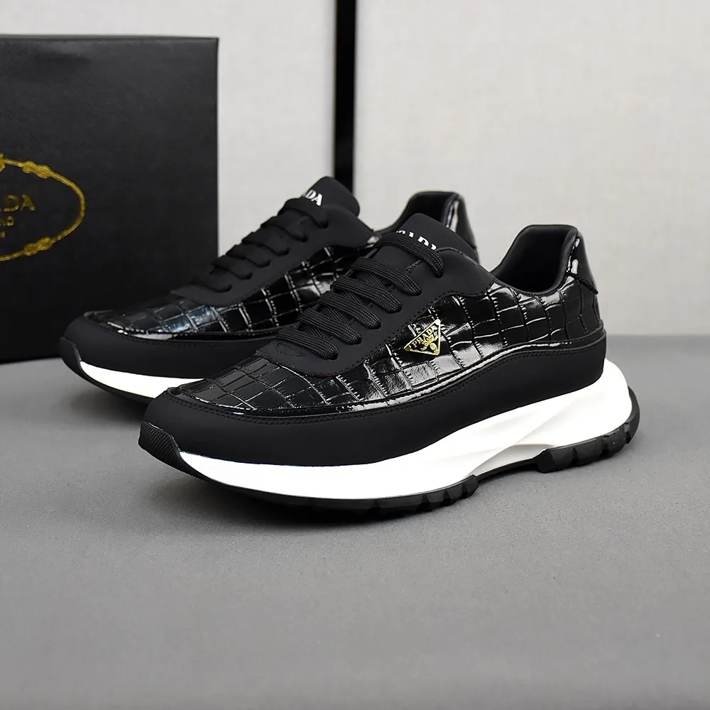 PP440👟👟👟[PRADA-Prada] boutique series. The upper is made of first-layer cowhide, sheepskin lining, and an ultra-light soft elastic PU outsole. Men's size 38-44 (45 custom-made) (just choose according to your usual wearing size).